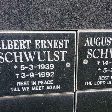 SCHWULST Albert Ernest 1939-1992 :: SCHWULST Augustie Elena 1941-2016