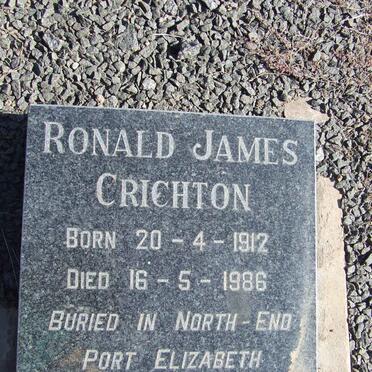 CRICHTON Ronald James 1912-1986 &amp; Mabel Johanna PETZER -1961