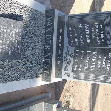 NEST Antonie M.F., van der 1909-1985 &amp; Martha L. 1912-1992 :: W.J. 1935-1988