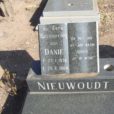 NIEUWOUDT Danie 1976-1984