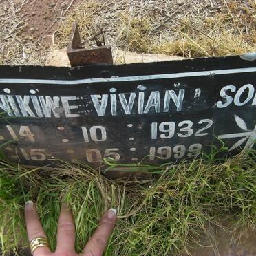SONDLO Nikiwe Vivian 1932-1999
