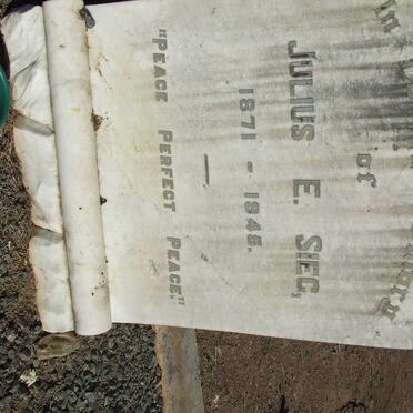 SIEG Julius E. 1871-1945 &amp; S. 1888-1981 