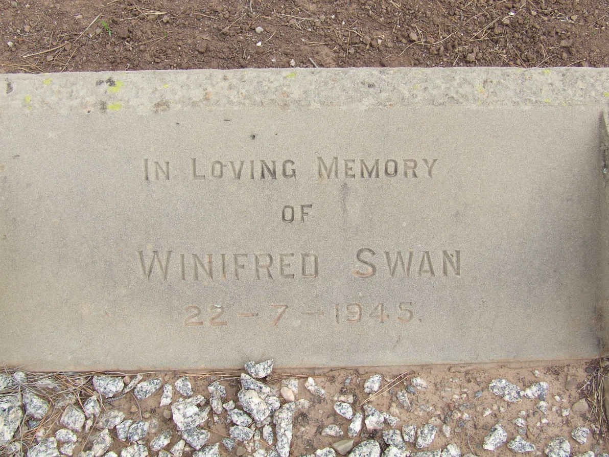 SWAN Winifred -1945