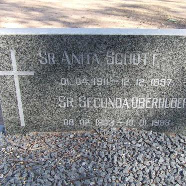 SCHOTT Anita 1911-1997 :: OBERHUBER Secunda 1903-1998