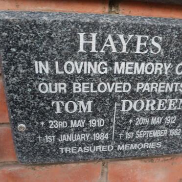 HAYES Tom 1910-1984 & Doreen 1912-1982