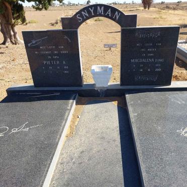 SNYMAN Pieter A. 1919-1982 &amp; Magdalena 1926-2001