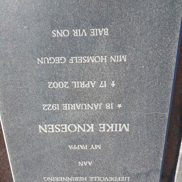 KNOESEN Mike 1922-2002