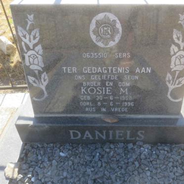 D - Vanne :: Surnames - D