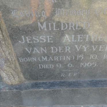VYVER John, van der 1892-1966 &amp; Mildred Jesse Alethea MARTIN 1888-1965