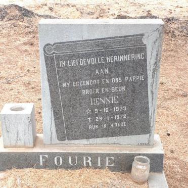 F - Vanne :: Surnames - F