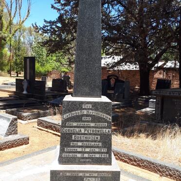 OOSTHUIZEN Cornelia Petronella nee HERSELMAN 1871-1940