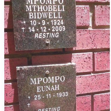 MPOMPO Mthobeli Bidwell 1924-2009 &amp; Eunah 1933-