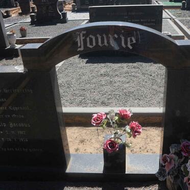 FOURIE Philip Jacobus 1912-1976 &amp; Dora 1913-1981