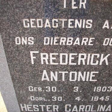 SMITH Frederick Antonie 1903-1945 &amp; Hester Carolina Maria BREWIS 1906-1947