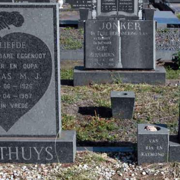 BONTHUYS Nicholas M.J. 1926-1987 &amp; Johanna Jacoba 1900-1979