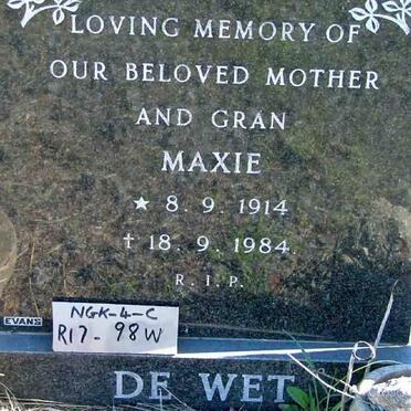 WET Maxie, de 1914-1984
