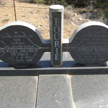 FOURIE Ockert Jacobus Petrus 1932-1996 &amp; Verna Doreen THOMPSON 1931-1988