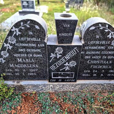 BEZUIDENHOUT Christiaan Frederick 1912-1970 & Maria Magdalena 1907-1980