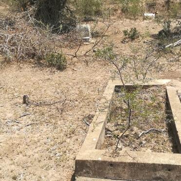 Eastern Cape, VICTORIA EAST district, Berg Place 100, Bergplaas, farm cemetery