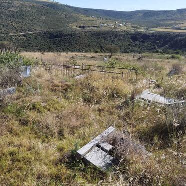 08. Upper section of the Tyatyora cemetery looking across to the road approaching Healdtown 