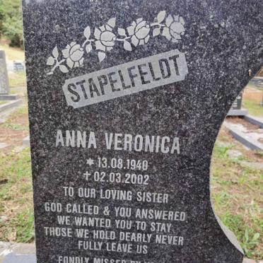 STAPELFELDT Anna Veronica 1940-2002