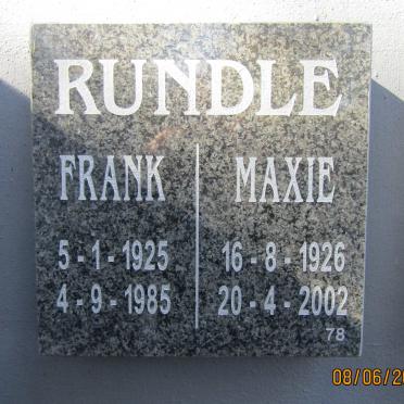 RUNDLE Frank 1925-1985 &amp; Maxie 1926-2002