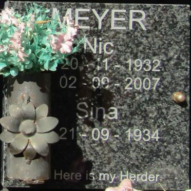 MEYER Nic 1932-2007 &amp; Sina 1934-