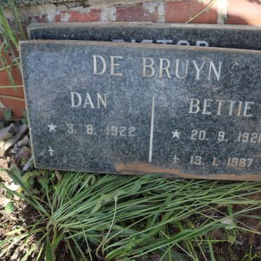 BRUYN Dan, de 1922- &amp; Bettie 1921-1987