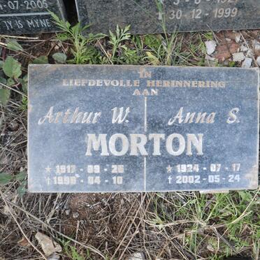 MORTON Arthur W. 1917-1999 &amp; Anna S. 1924-2002