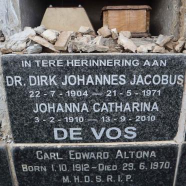 VOS Dirk Johannes Jacobus, de 1904-1971 &amp; Johanna Catharina 1910-2010