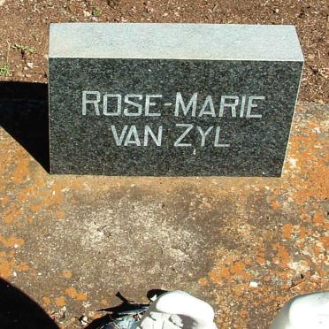 Free State, BETHLEHEM district, Clarens, De Molen 141, farm cemetery_1