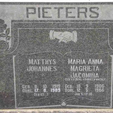 PIETERS Matthys Johannes 1919-1989 &amp; Maria Anna Magrieta Jacomina WAGNER neé V.D. BERG 1906-1966