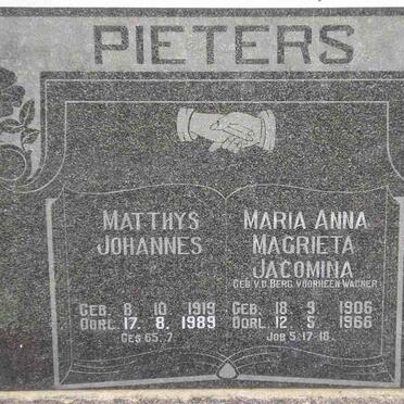 PIETERS Matthys Johannes 1919-1989 &amp; Maria Anna Magrieta Jacomina WAGNER neé V.D. BERG 1906-1966