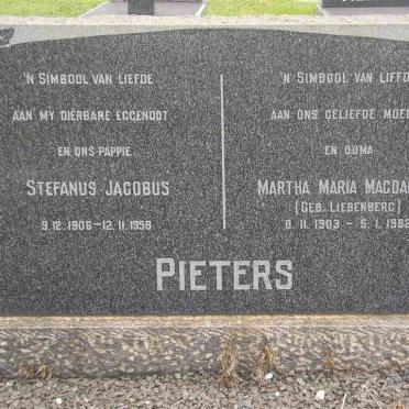 PIETERS Stefanus Jacobus 1906-1958 &amp; Martha Maria Magdalena LIEBENBERG 1903-1982