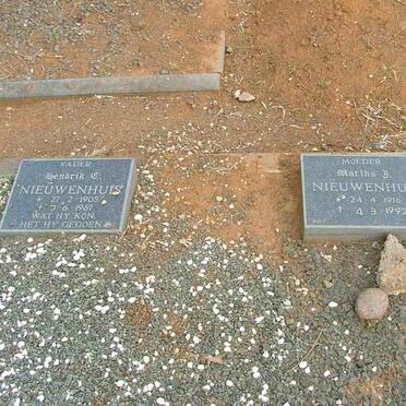 NIEUWENHUIS Hendrik C. 1905-1967 &amp; Martha J. 1916-1992