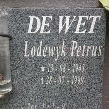 WET Lodewyk Petrus, de 1945-1999