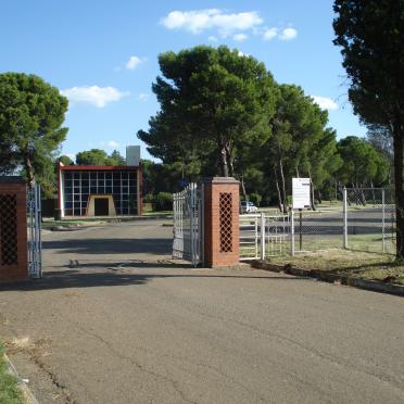 2. Entrance to the cemetery