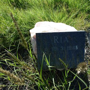 ? Ernest 1938-2002 &amp; Ria 1945-