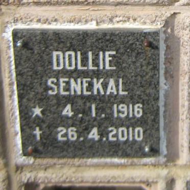 SENEKAL Dollie 1916-2010