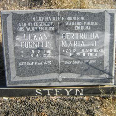STEYN Lukas Cornelis 1916-1988 &amp; Gertruida Maria J. V.D. BERG 1918-2004