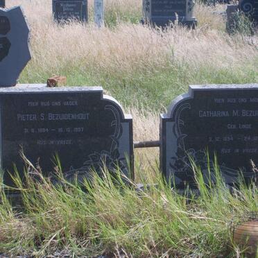 BEZUIDENHOUT Pieter S. 1884-1957 &amp; Catharina M. LINDE 1894-1955
