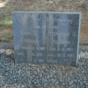 FERREIRA Stephanus J. 1893-1943 &amp; Anna E. PIENAAR 1881-1941