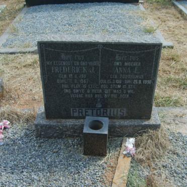 PRETORIUS Frederick J. 1911-1967 &amp; Anna E. POSTHUMUS 1918-1998