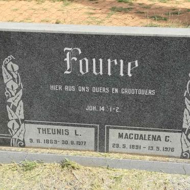 FOURIE Theunis L. 1889-1977 &amp; Magdalena C. 1891-1976