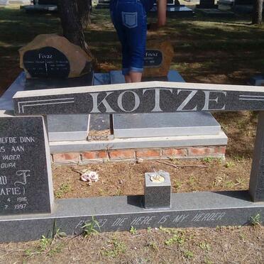 KOTZE Gustav F. 1916-1997 &amp; Elsie M.E. 1924-1992