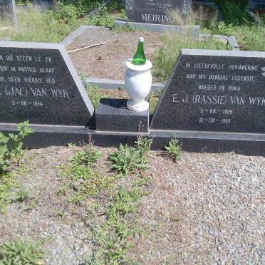 WYK J.N., van 1914- &amp; E.J. 1925-1985
