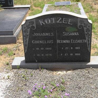 KOTZEE Johannes Cornelius 1902-1975 &amp; Susanna Hermina Elizabeth 1913-1999