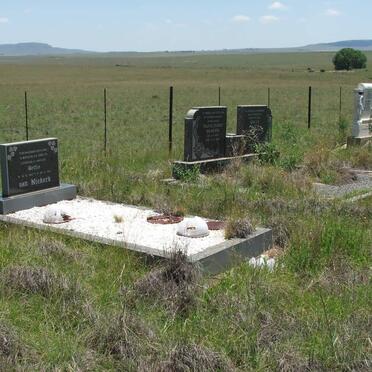 Free State, DEWETSDORP district, Unknown farm cemetery 19