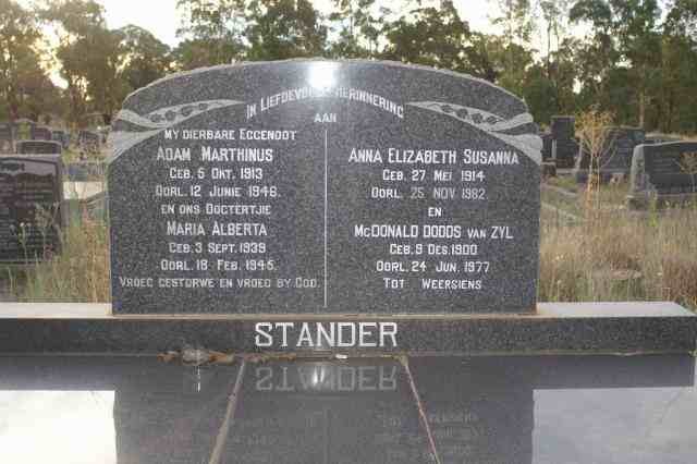 STANDER Adam Marthinus 1913-1946 &amp; Elizabeth 1914-1982 :: STANDER Maria Alberta 1939-1945