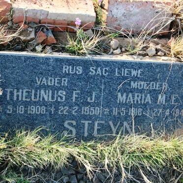 STEYN Theunus F.J. 1908-1950 & Maria M.E. 1916-1949